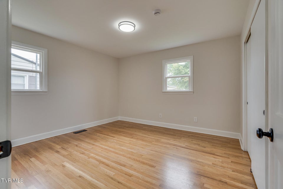 Photo #15: 1210 Thomas Boulevard