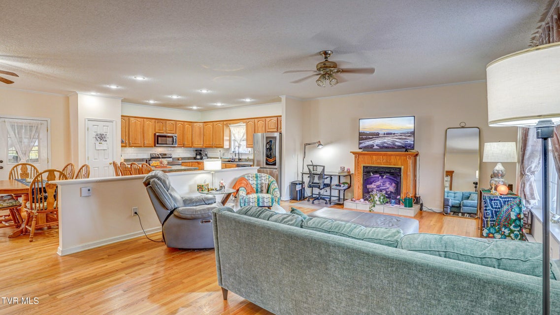 Photo #10: 212 Pine Bark Drive