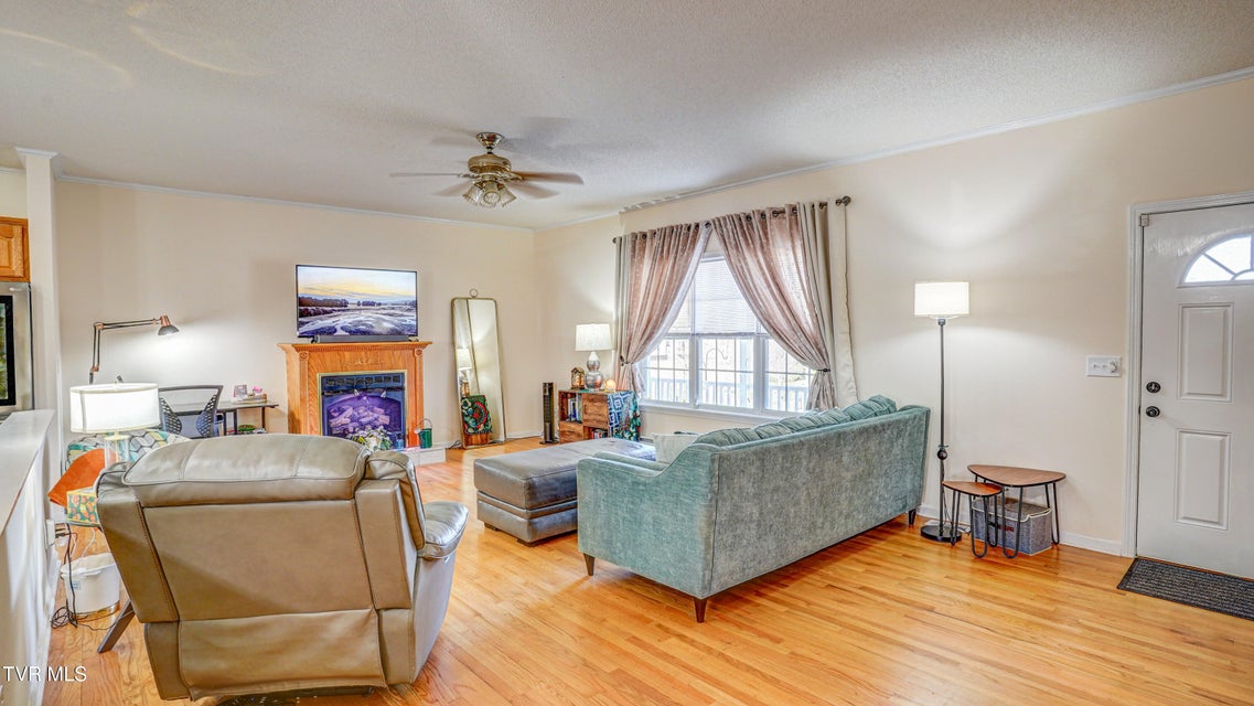 Photo #11: 212 Pine Bark Drive