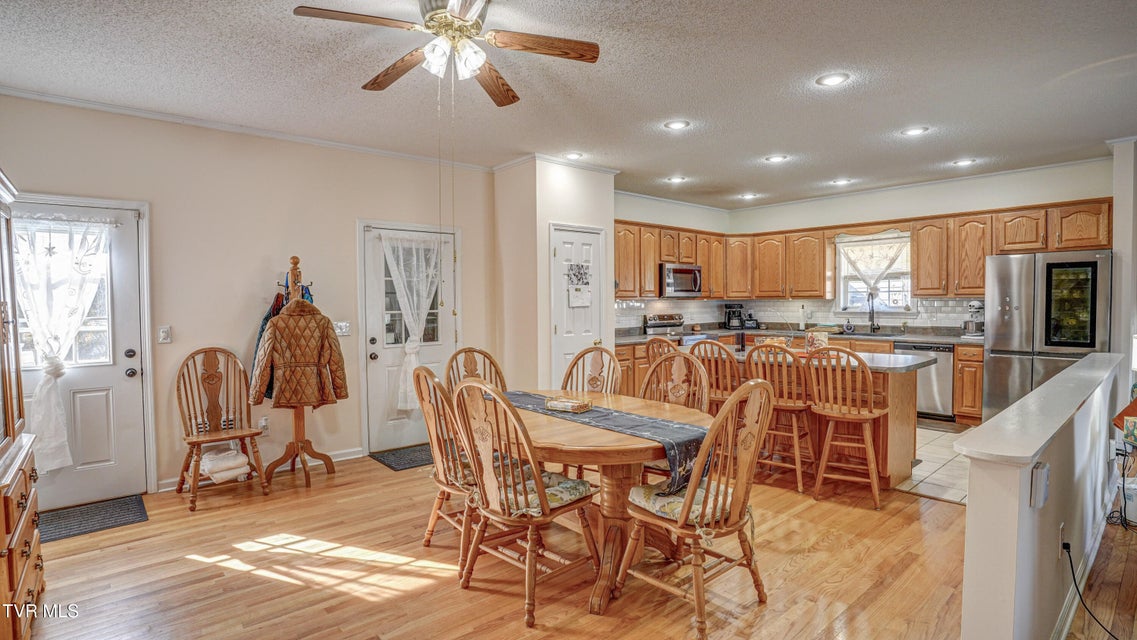 Photo #8: 212 Pine Bark Drive