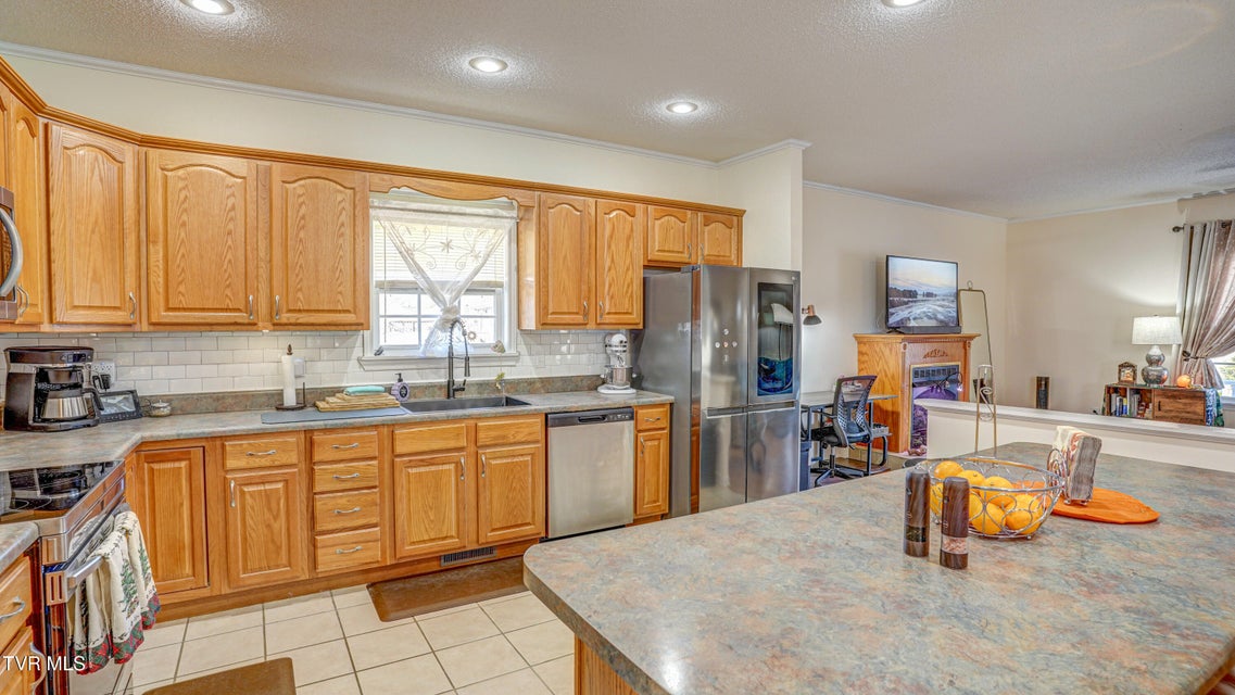 Photo #7: 212 Pine Bark Drive