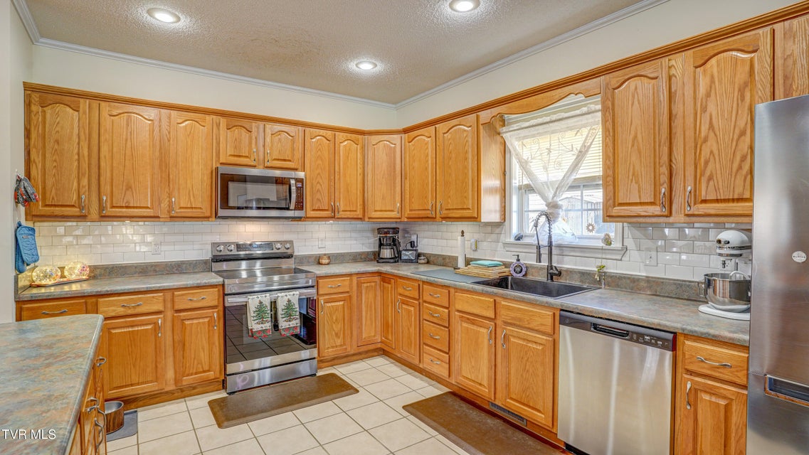 Photo #14: 212 Pine Bark Drive