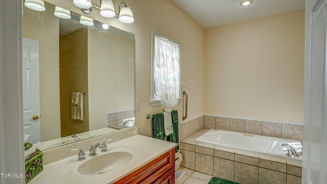 Photo #23: 212 Pine Bark Drive