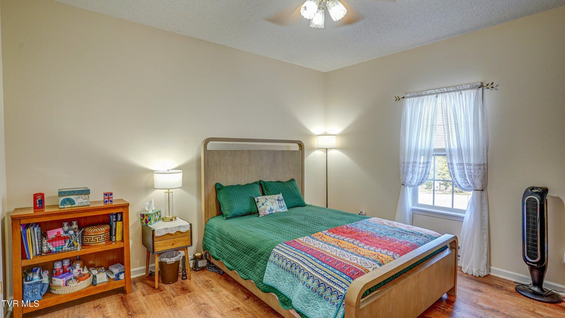 Photo #31: 212 Pine Bark Drive