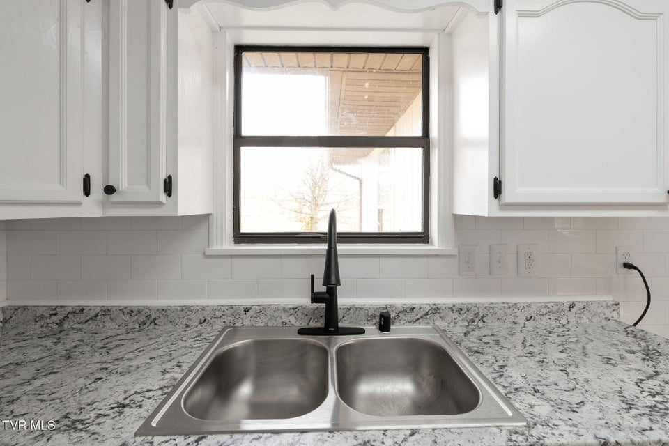 Photo #15: 630 Arrowhead Loop