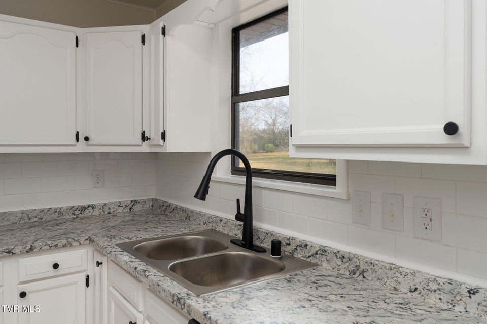 Photo #16: 630 Arrowhead Loop