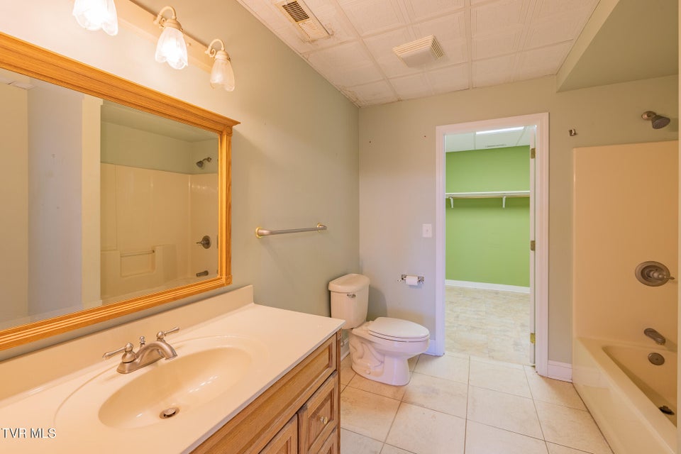 Photo #41: 131 Simmons Ridge