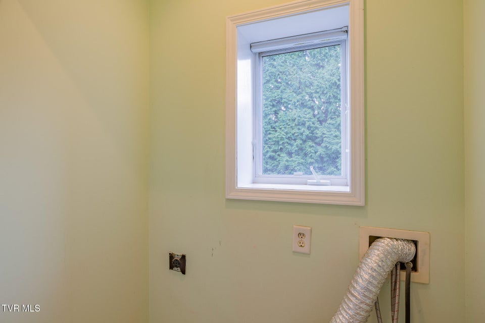 Photo #33: 131 Simmons Ridge