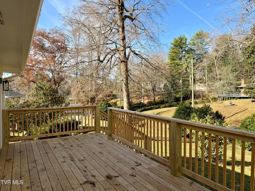 Photo #11: 290 Valley Drive 