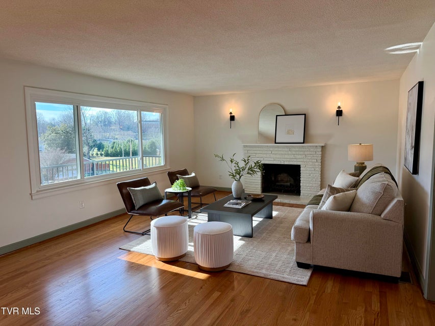 Photo #17: 290 Valley Drive 