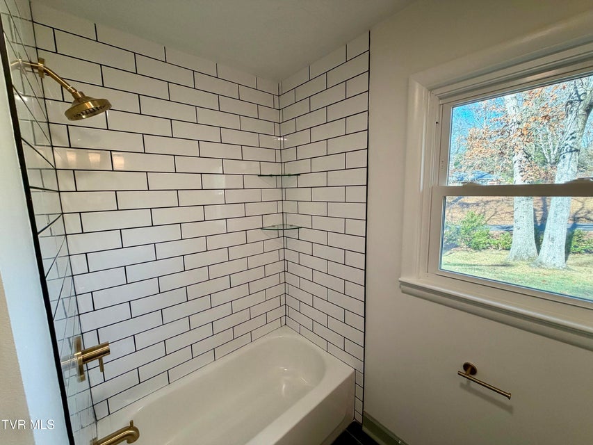 Photo #31: 290 Valley Drive 