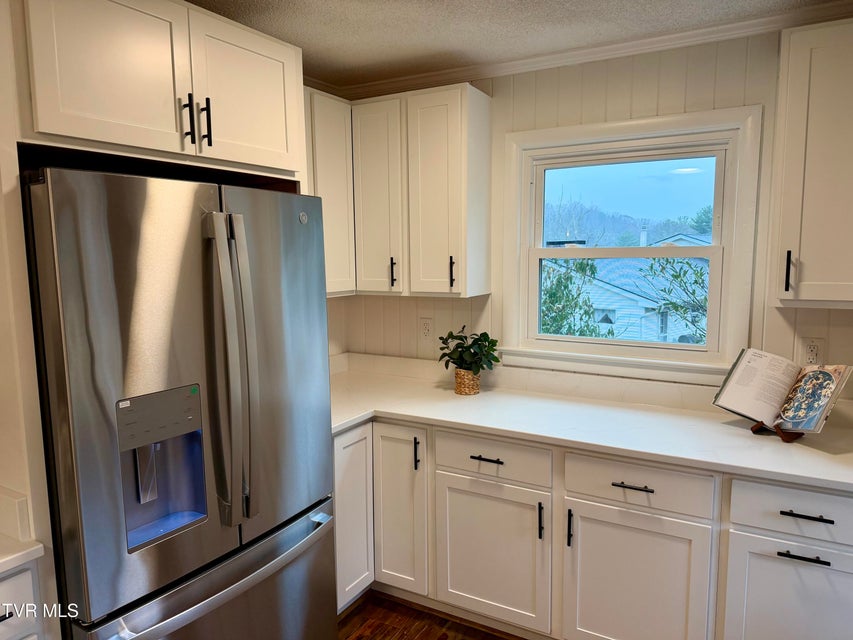 Photo #21: 290 Valley Drive 