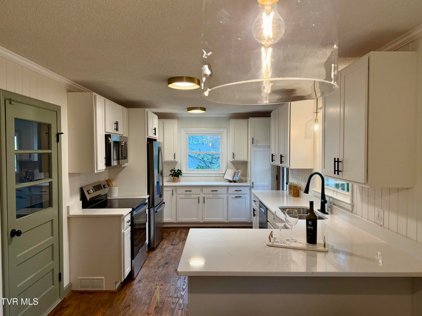 Photo #18: 290 Valley Drive 