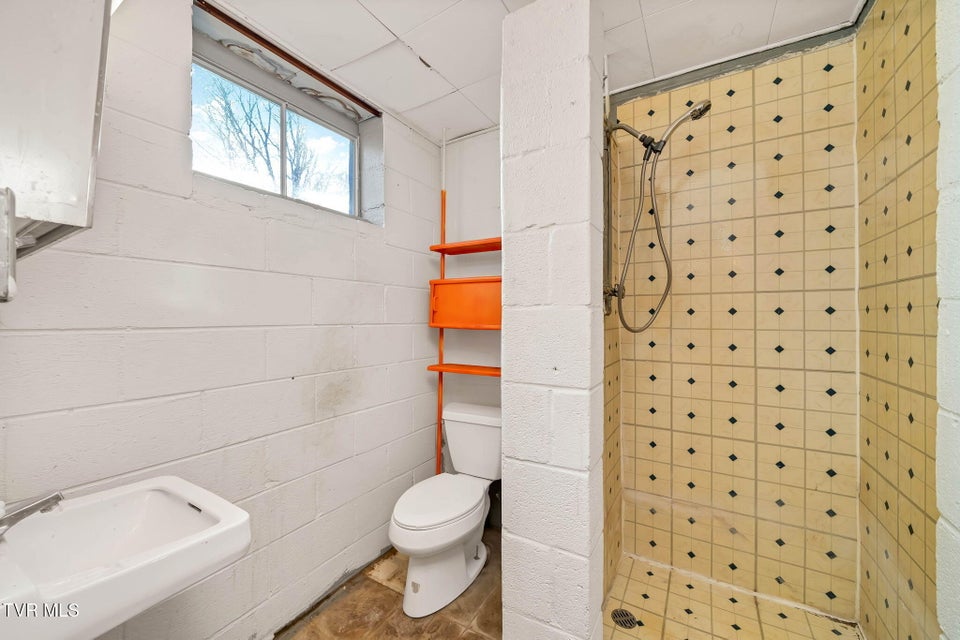 Photo #18: 520 Kallen Drive