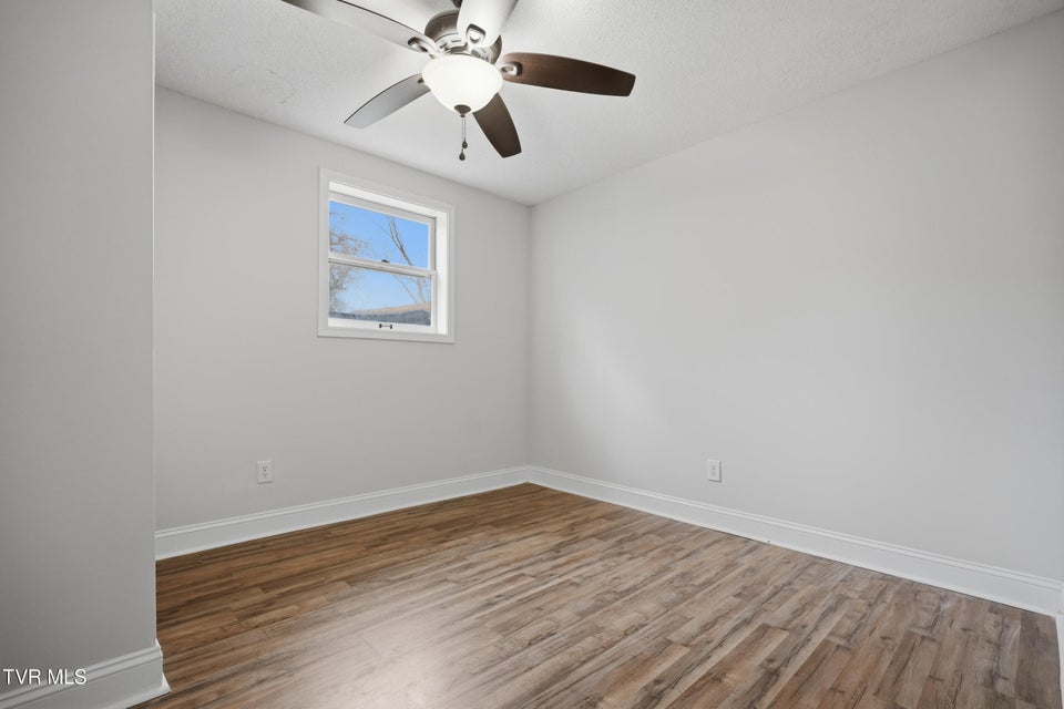 Photo #33: 107 Sunset Circle