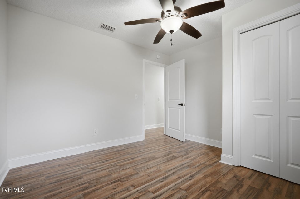 Photo #34: 107 Sunset Circle