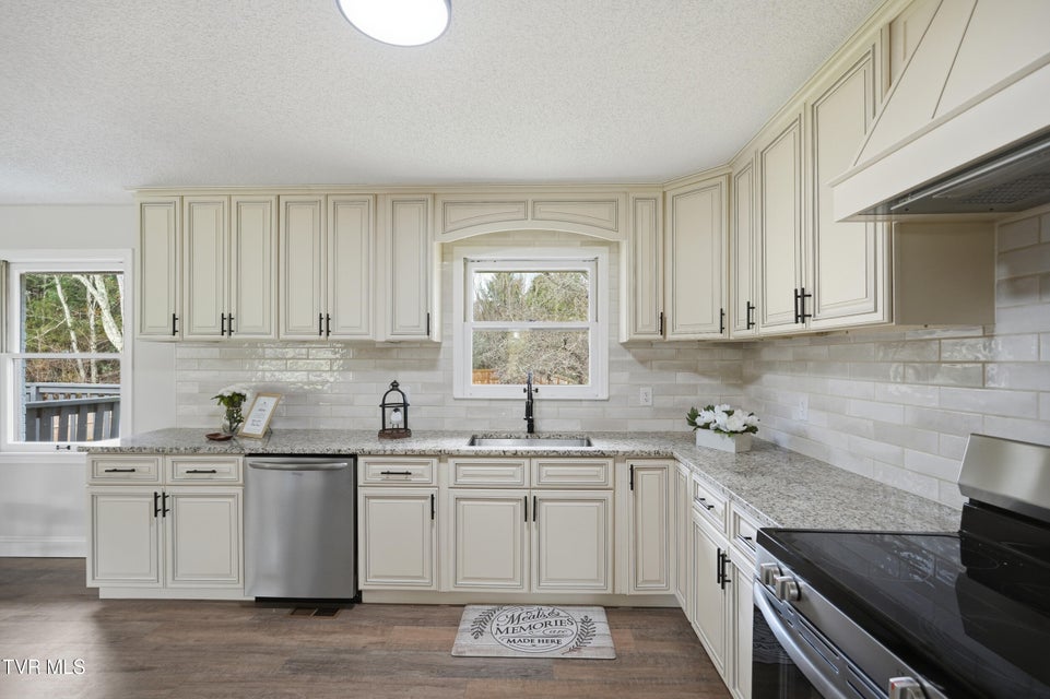 Photo #9: 107 Sunset Circle