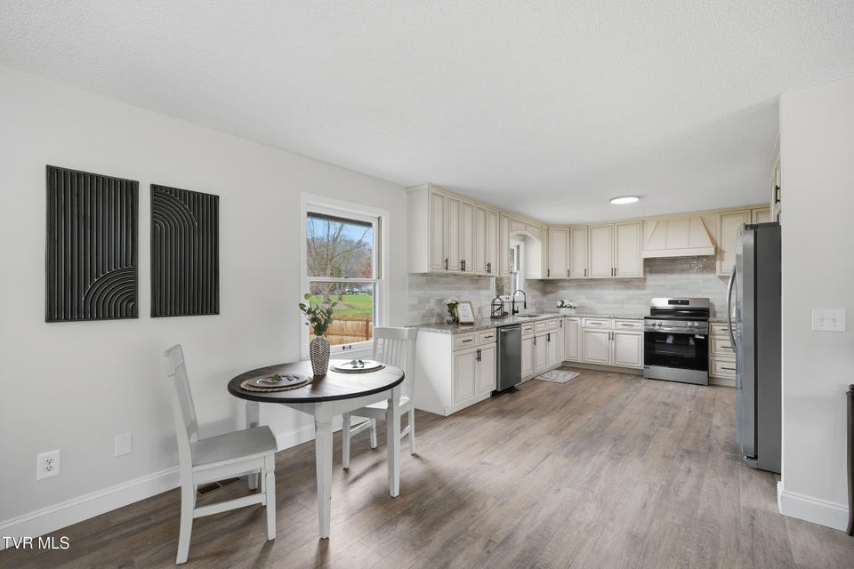 Photo #11: 107 Sunset Circle