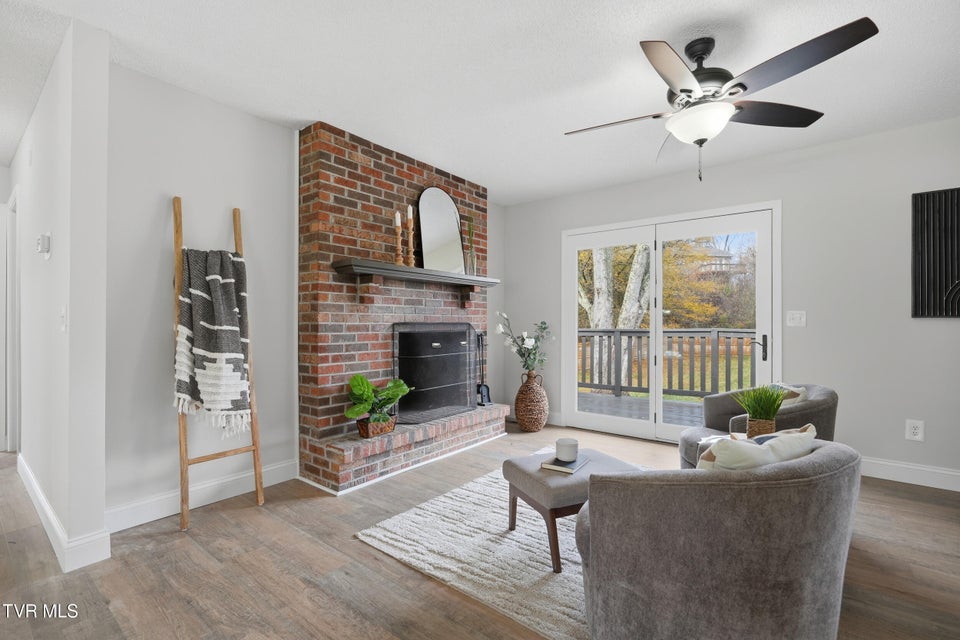 Photo #18: 107 Sunset Circle