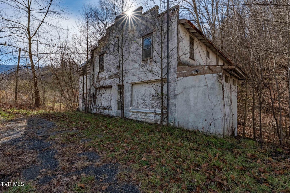 Photo #4: 6194 Highway 19-E 