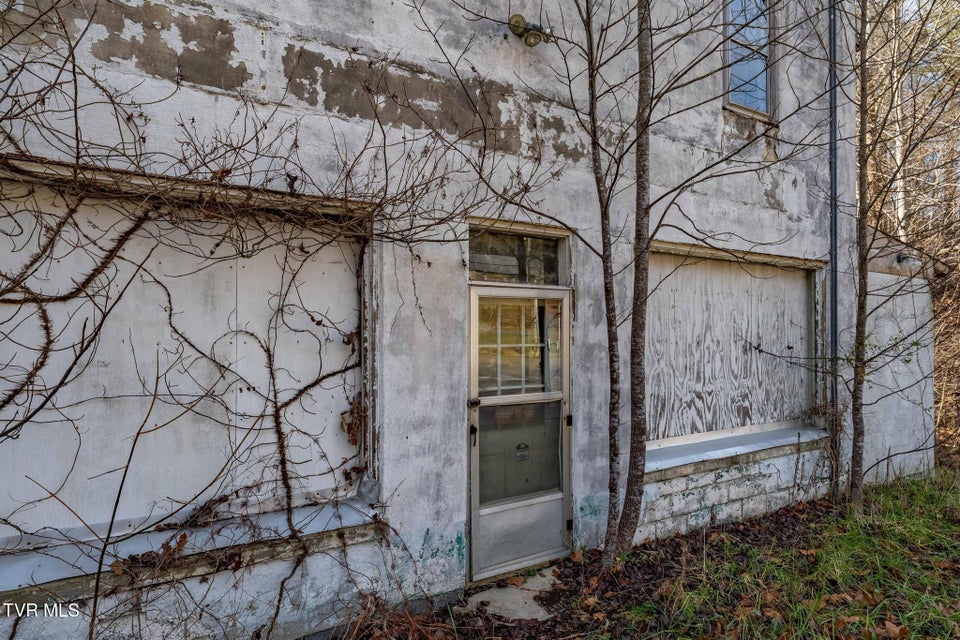 Photo #6: 6194 Highway 19-E 