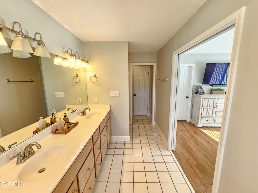 Photo #29: 212 Chatham Road