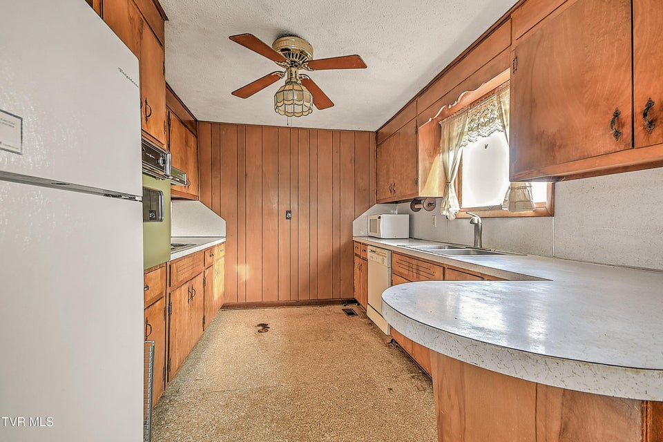 Photo #17: 1141 Ridgecrest Avenue