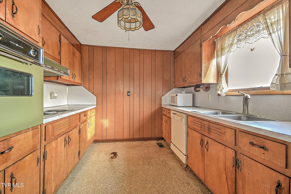 Photo #18: 1141 Ridgecrest Avenue