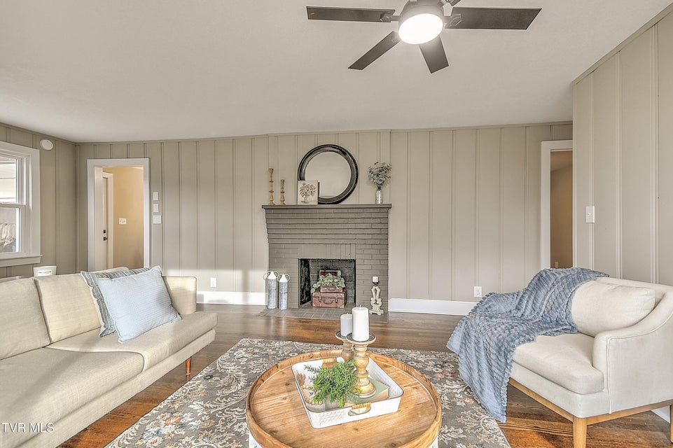 Photo #3: 1000 Lincoln Avenue