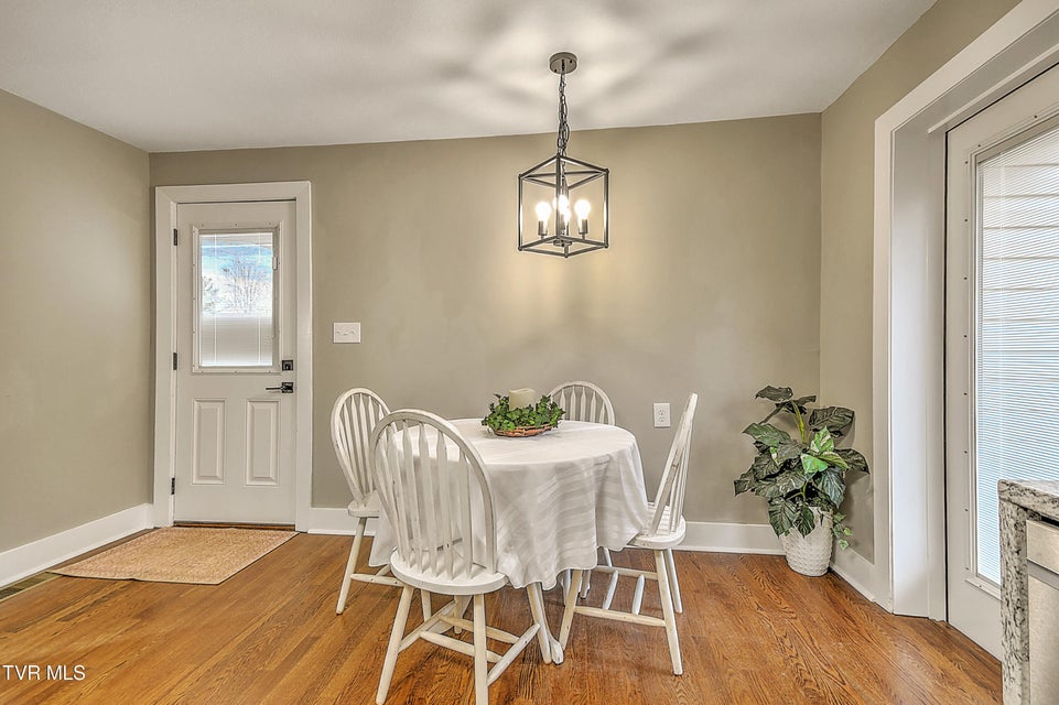 Photo #11: 1000 Lincoln Avenue