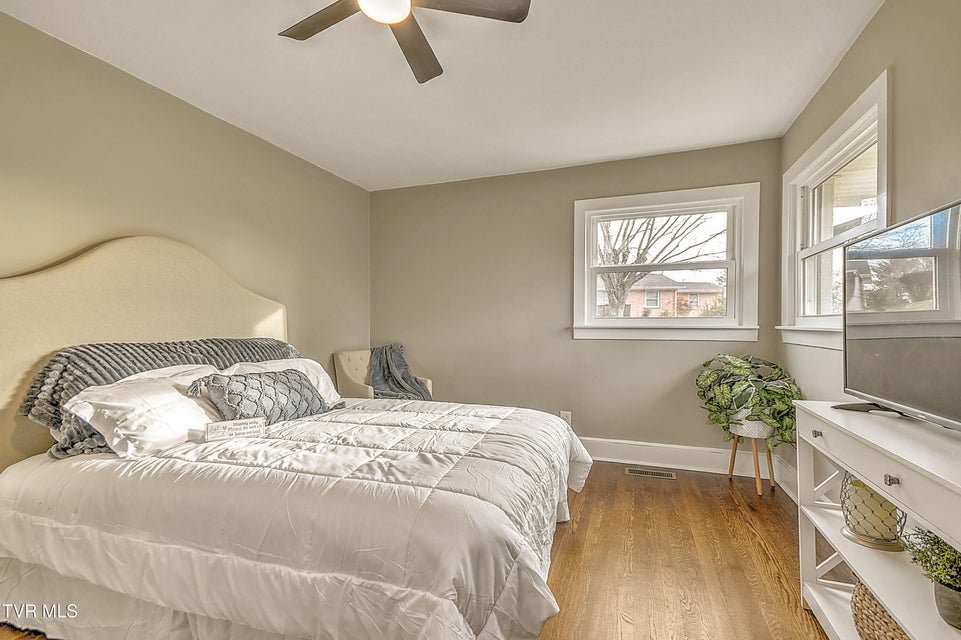 Photo #13: 1000 Lincoln Avenue