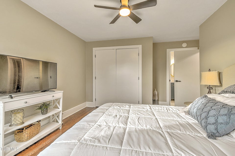 Photo #12: 1000 Lincoln Avenue