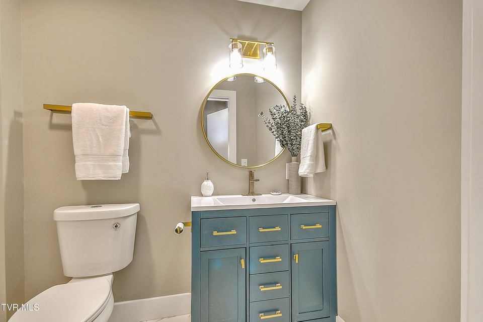 Photo #15: 1000 Lincoln Avenue