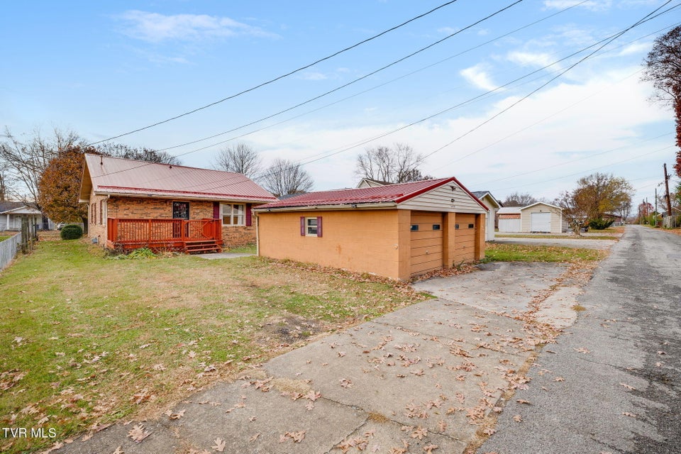 Photo #25: 1660 Redwood Drive