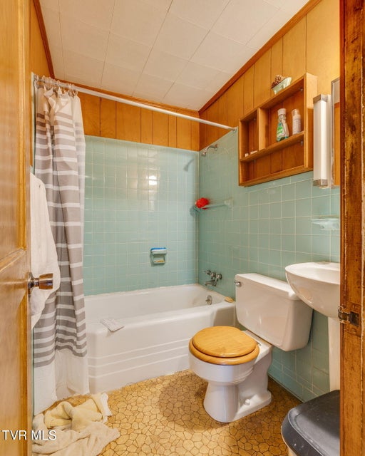 Photo #18: 1660 Redwood Drive