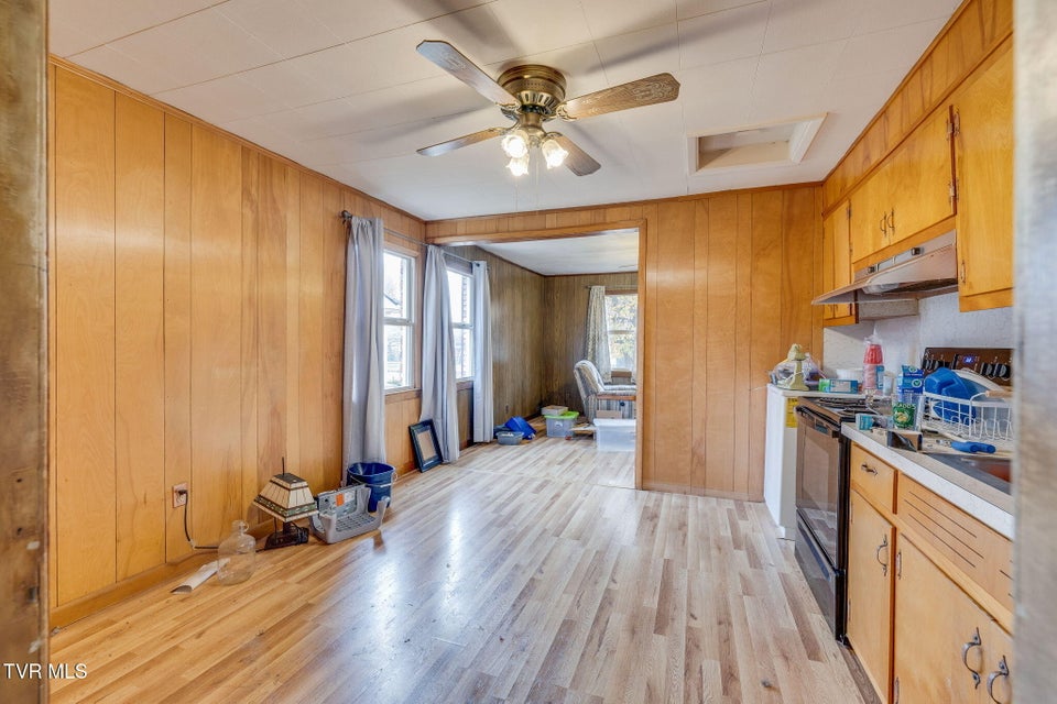 Photo #10: 1660 Redwood Drive