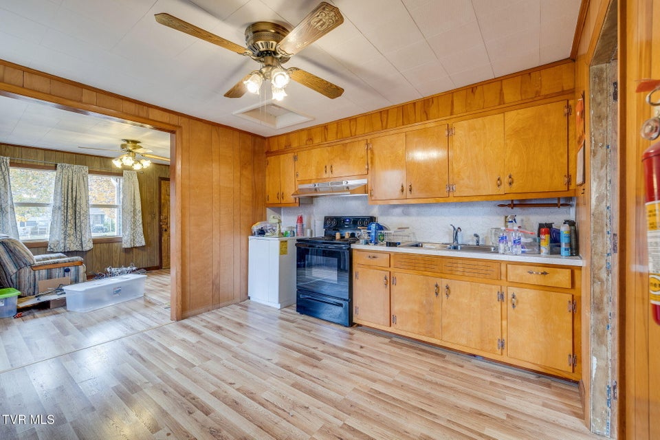 Photo #9: 1660 Redwood Drive