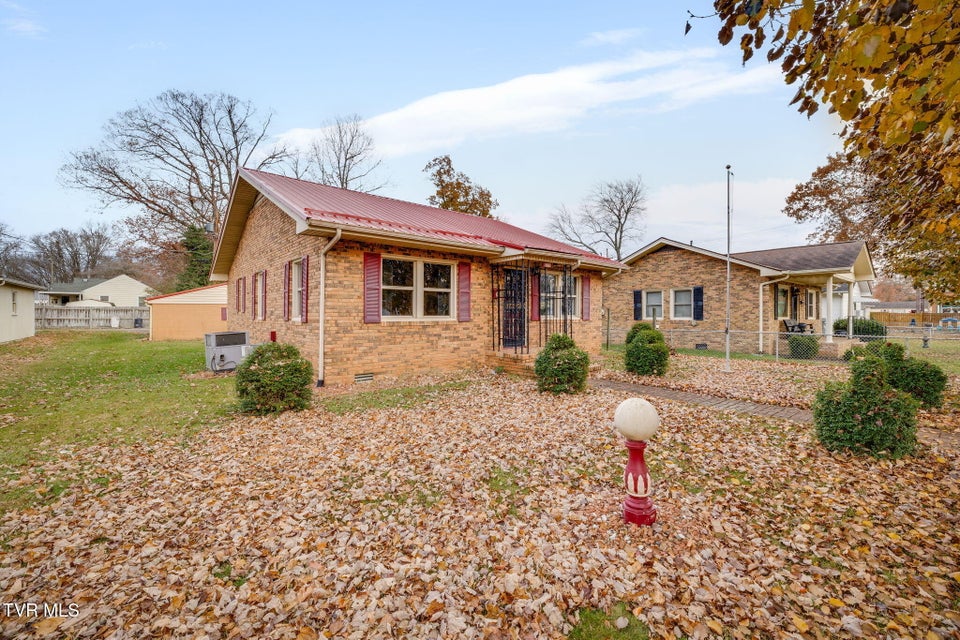 Photo #3: 1660 Redwood Drive