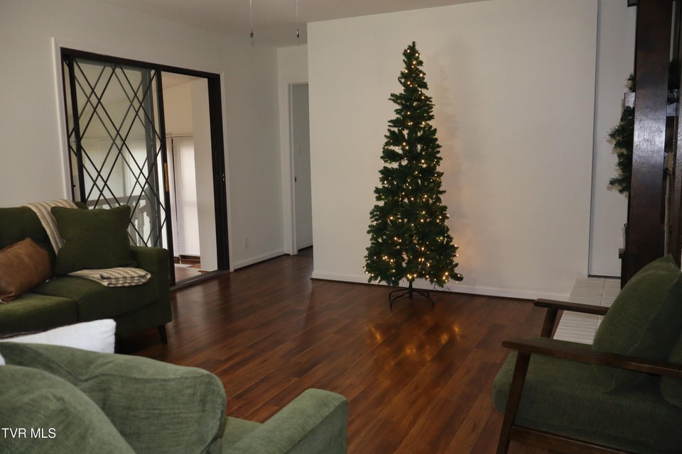 Photo #7: 1207 Woodside Drive