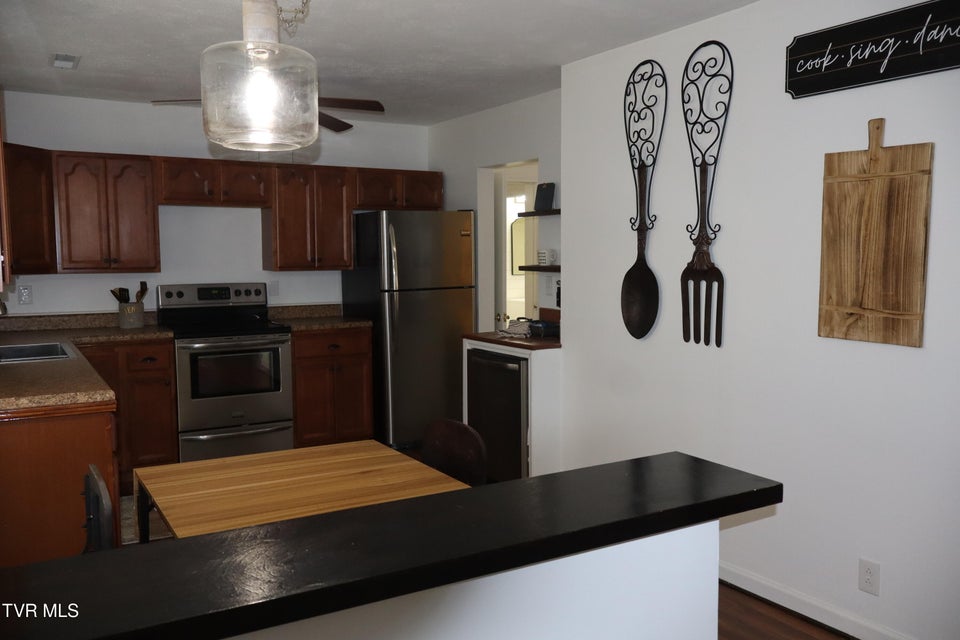 Photo #10: 1207 Woodside Drive