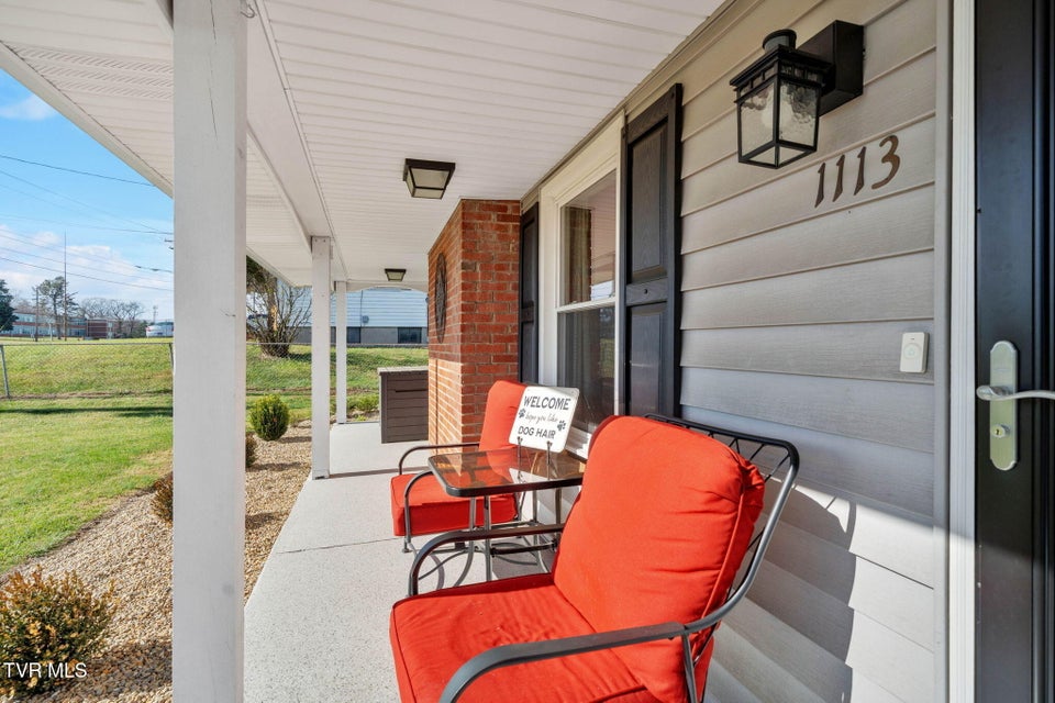 Photo #3: 1113 Jackson Boulevard