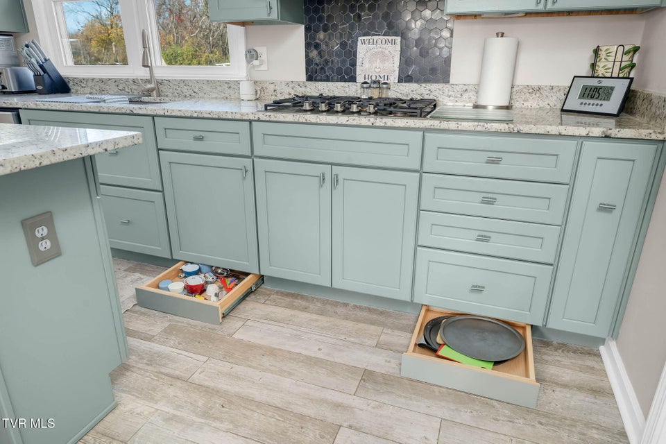 Photo #10: 1113 Jackson Boulevard