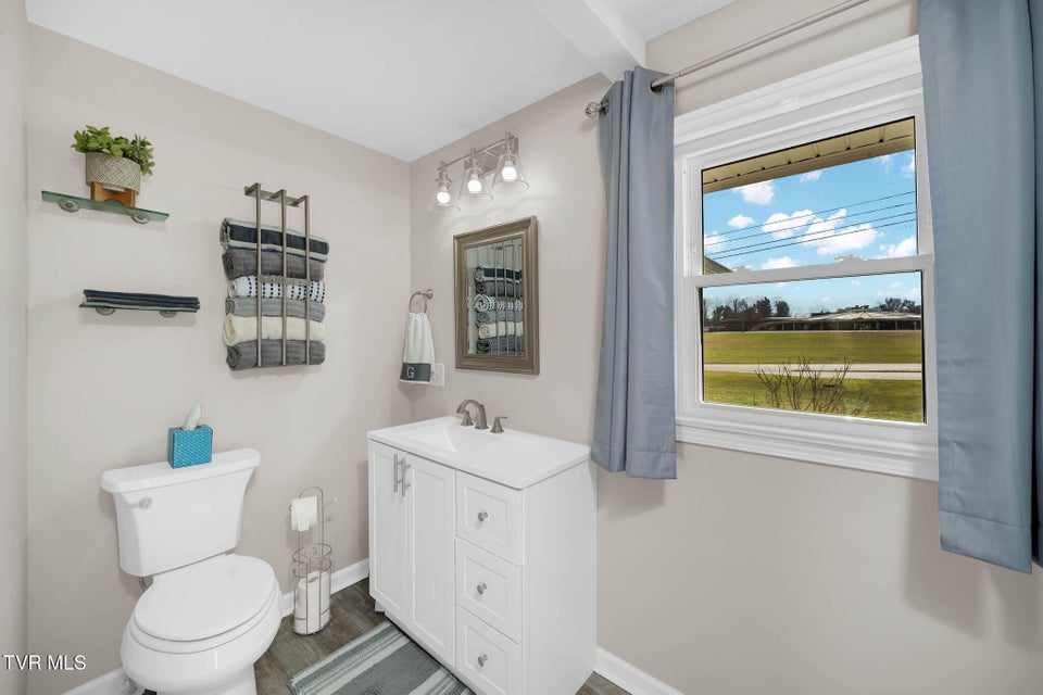 Photo #13: 1113 Jackson Boulevard