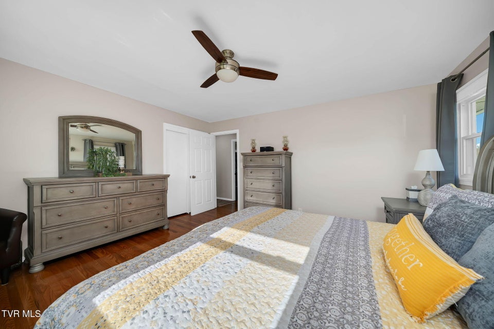 Photo #16: 1113 Jackson Boulevard