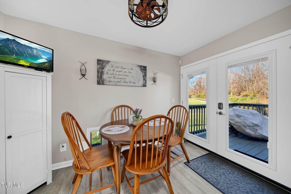 Photo #11: 1113 Jackson Boulevard