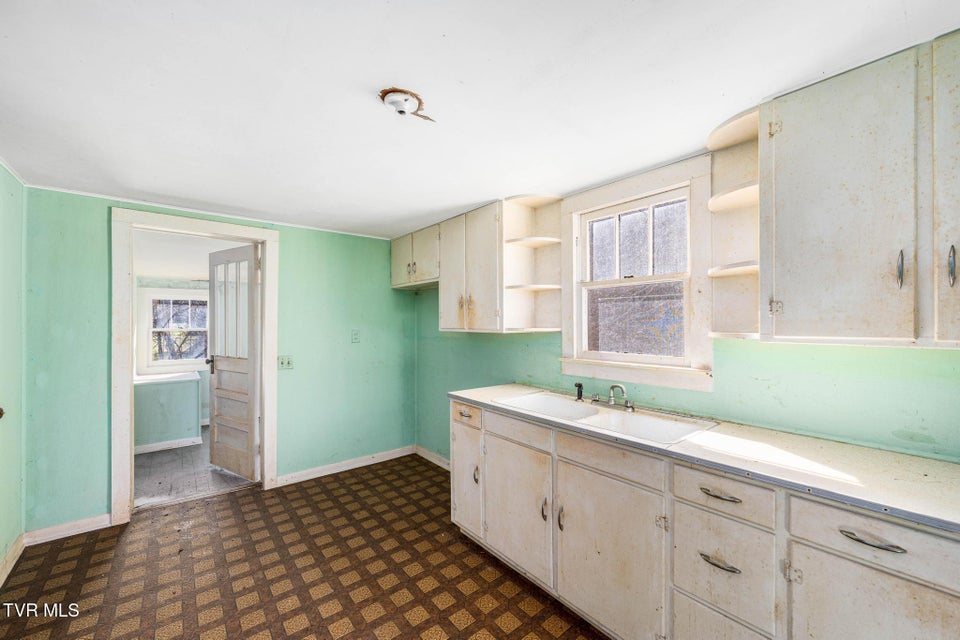 Photo #30: 6194 Highway 19-E 