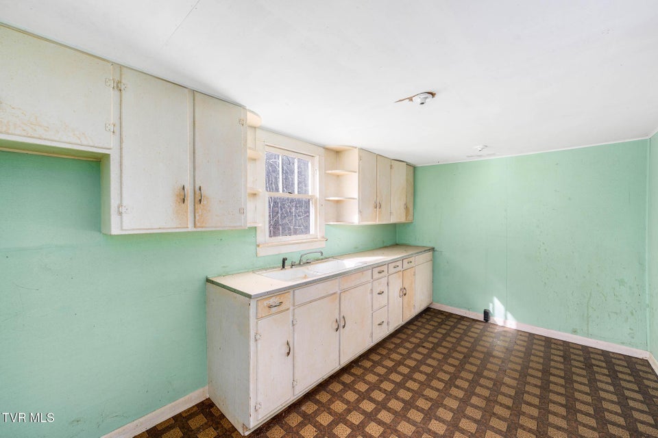 Photo #31: 6194 Highway 19-E 