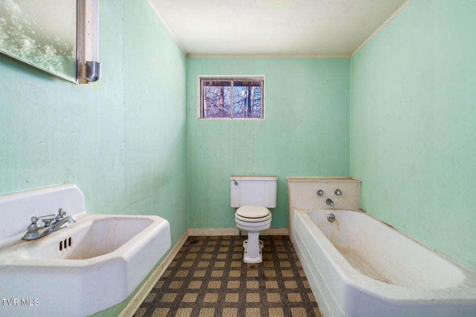 Photo #35: 6194 Highway 19-E 