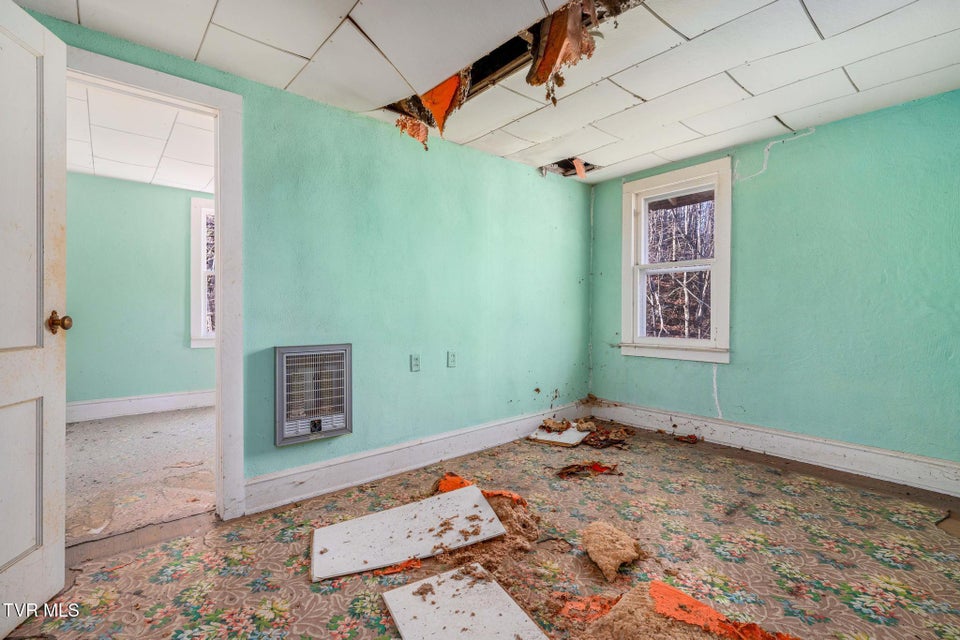 Photo #36: 6194 Highway 19-E 