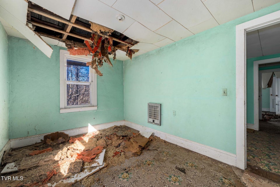 Photo #37: 6194 Highway 19-E 